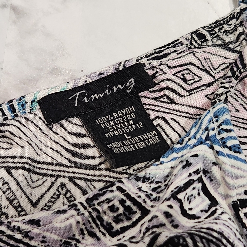 Timing | Romper | Size Large - Picture 3 of 3